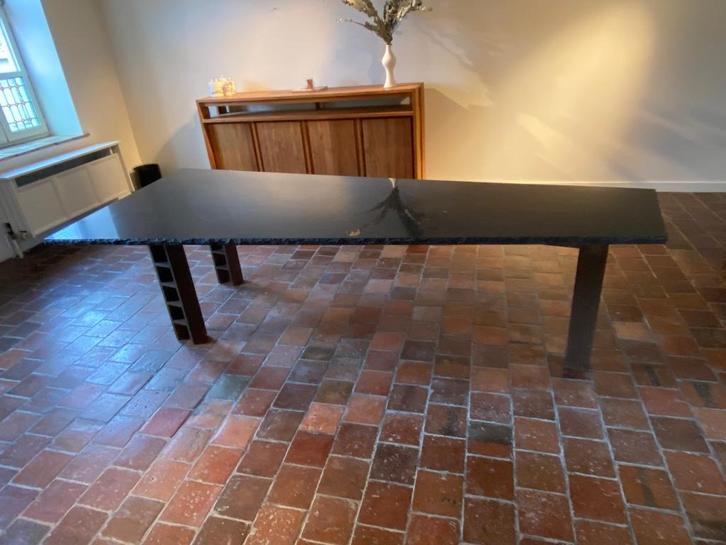 Mooie en unieke Tafel van een designer, Huis en Inrichting, Tafels | Eettafels, Nieuw, 50 tot 100 cm, 200 cm of meer, Vijf personen of meer