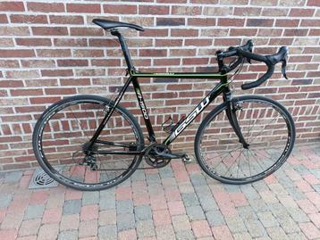 Custom veldritfiets gemaakt door mechanieker Laurens Sweeck beschikbaar voor biedingen