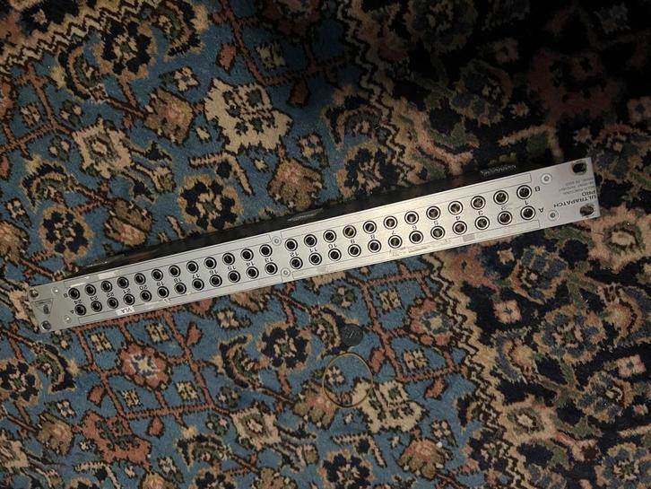 Behringer Ultrapatch Pro PX2000 – 48-punt patchbay, Musique & Instruments, Effets, Comme neuf, Enlèvement ou Envoi