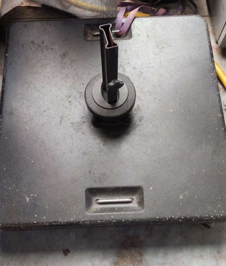 Base de parasol, parasol, parasol, 80 x 80, 100 kg, Jardin & Terrasse, Parasols, Utilisé, Base de parasol, Enlèvement