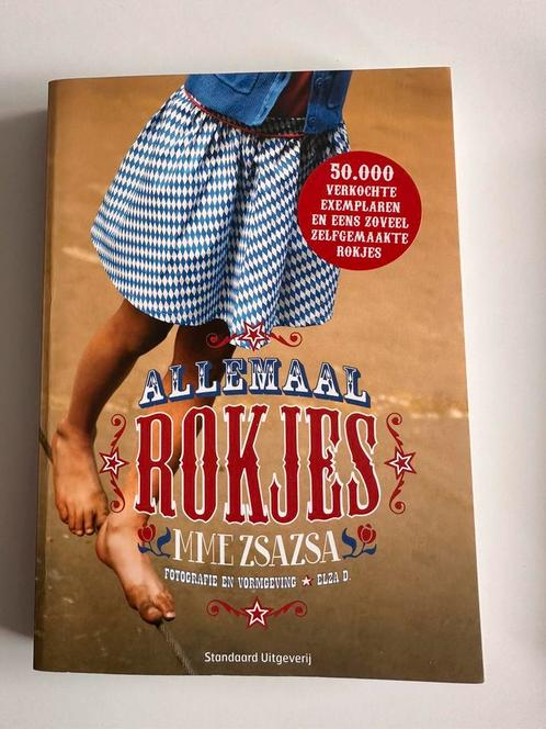 Mme Zsazsa - Allemaal rokjes, Boeken, Hobby en Vrije tijd, Zo goed als nieuw, Ophalen of Verzenden