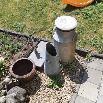 Zinken bloempotten beschikbaar voor biedingen