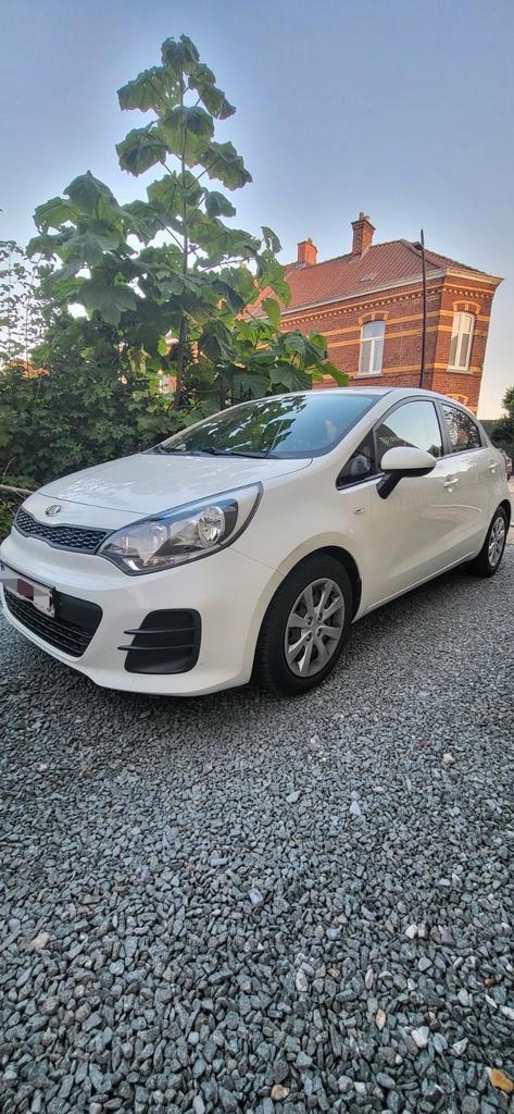 KIA RIO 2016 EURO6B GEKEURD VOOR VERKOOP, Auto's, Kia, Particulier, Rio, Bluetooth, USB, Benzine, Euro 6, Stadsauto, 5 deurs, Handgeschakeld