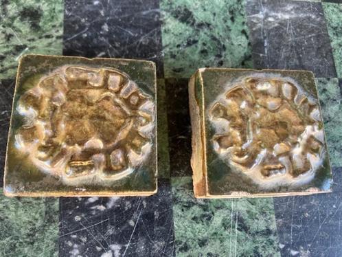 2 NIEUWE TEGELS GRES DE BOUFFIOULX ROGER GUERIN HERALDIEK, Antiek en Kunst, Antiek | Wandborden en Tegels, Ophalen of Verzenden