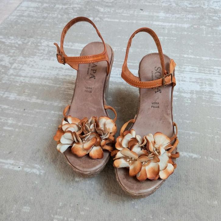 Mooie sleehak sandalen Scapa, maat 36, Kleding | Dames, Schoenen, Zo goed als nieuw, Wit, Ophalen