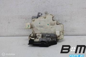 Portierslot linksachter VW Passat B6 Var. 3C4839015A beschikbaar voor biedingen