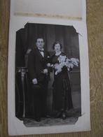 Photo de mariage vintage de jeunes mariés - dossier original, Comme neuf, Photo, 1940 à 1960, Envoi