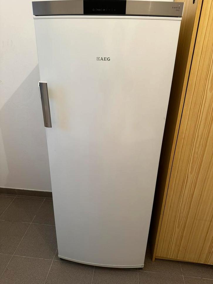 KOELKAST, Elektronische apparatuur, Vriezers en Diepvrieskisten, Gebruikt, Ophalen