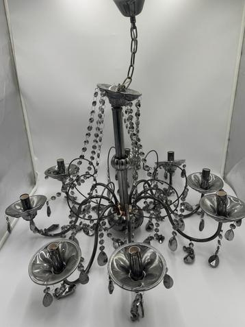 Lustre beschikbaar voor biedingen