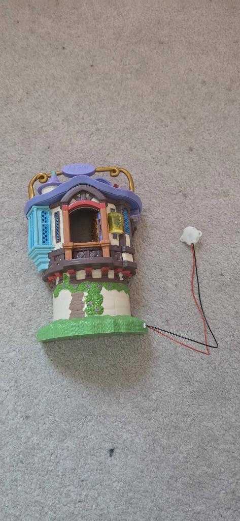 Petite maison Disney Raiponce de DISNEYLAND PARIS, Verzamelen, Disney, Zo goed als nieuw, Overige typen, Overige figuren, Ophalen