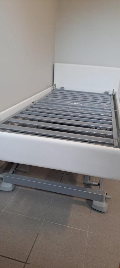 ziekenhuisbed, Huis en Inrichting, Slaapkamer | Bedden, Zo goed als nieuw, Eenpersoons, 100 cm, 190 cm of minder, Overige materialen