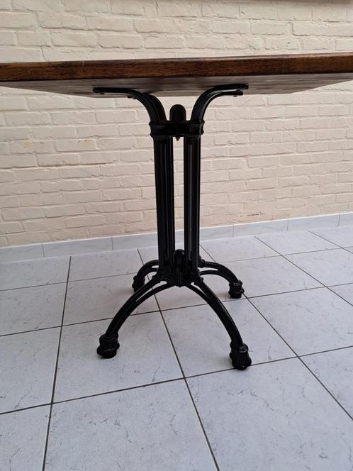 Tafeltje op zware voet, Tuin en Terras, Tuintafels, Zo goed als nieuw, Vierkant, Ophalen