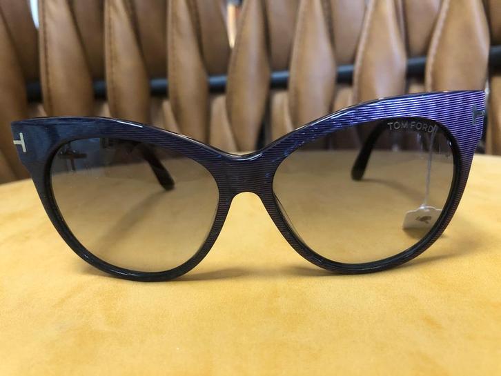 NIEUWE ORIGINELE TOM FORD ZONNEBRIL Saskia TF330 82B, Handtassen en Accessoires, Zonnebrillen en Brillen | Dames, Nieuw, Zonnebril