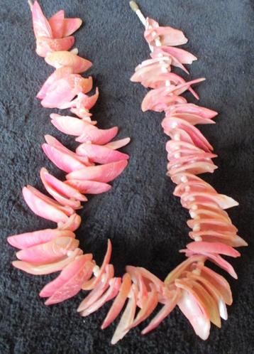 Halssnoer van roze schelpen , nieuwe perfecte staat beschikbaar voor biedingen