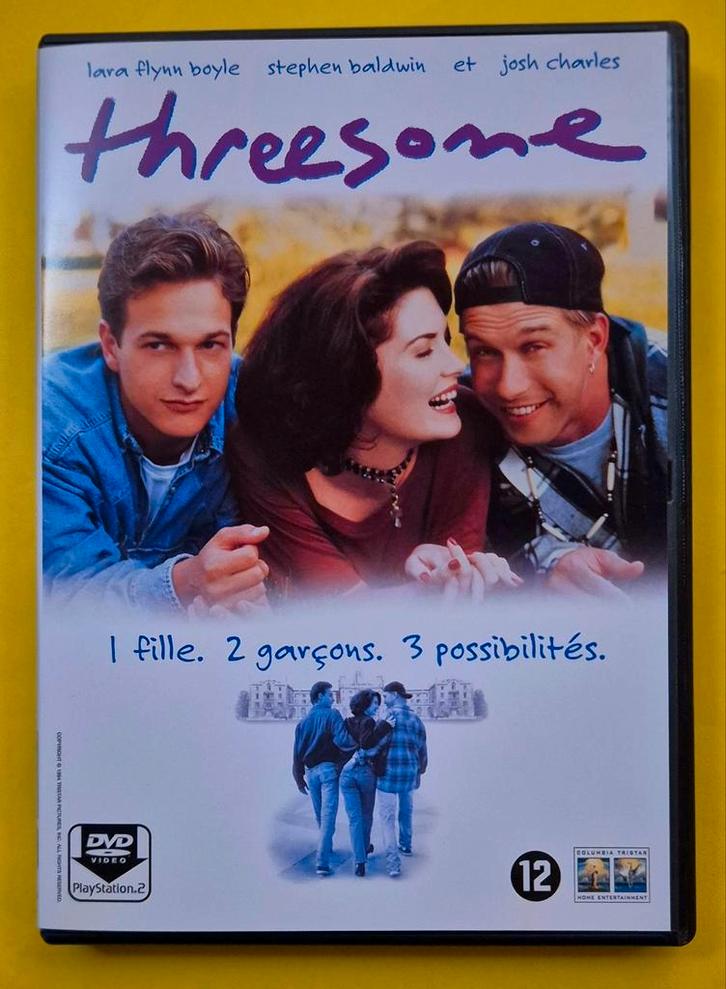 DVD  1 fille 2 garçons 3 possibilités - Threesome 1994 V, Cd's en Dvd's, Dvd's | Komedie, Zo goed als nieuw, Romantische komedie