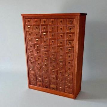 Antieke vintage knutselkast met 72 laden, massief eikenhout  beschikbaar voor biedingen