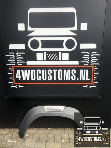 Spatbord verbreden Toyota hi lux invincible  L /R SAMEN €180 beschikbaar voor biedingen