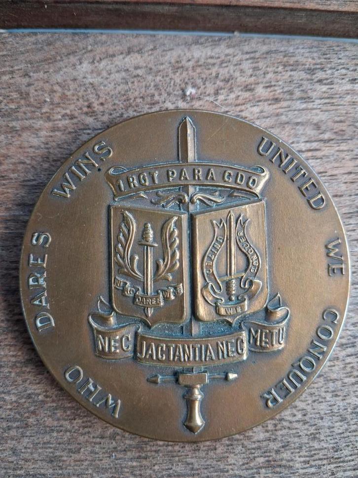 Rare médaille de table 1er régiment para commando belge, Verzamelen, Militaria | Tweede Wereldoorlog, Ophalen of Verzenden