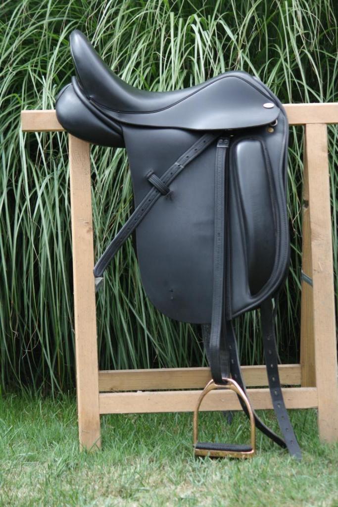 Zeer mooi Bjorn Vileyn dressuur zadel, Dieren en Toebehoren, Paarden en Pony's | Zadels, Dressuur, Ophalen of Verzenden