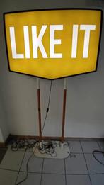 leuke lichtreclame, Enlèvement