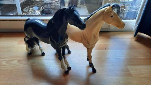 Twee vintage Barbie-paarden, te repareren, Verzamelen, Beelden en Beeldjes, Gebruikt, Dier, Ophalen of Verzenden