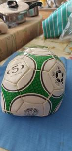 bal voetbal nieuw official size 5 groen wit, Ophalen of Verzenden, Nieuw, Bal