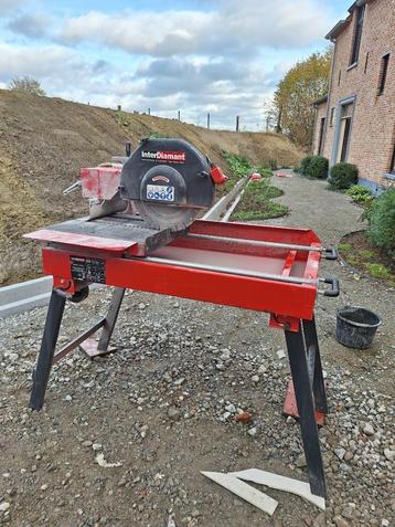 tegelzaagmachine watergekoeld met diamantzaagblad beschikbaar voor biedingen