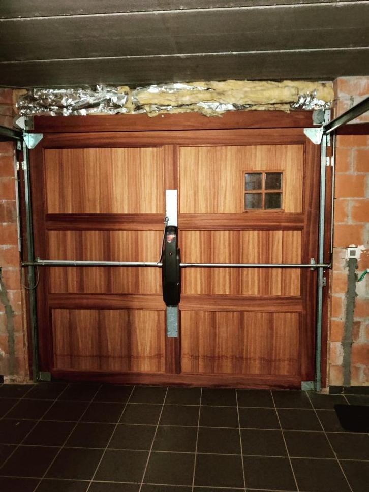 houten elektrische garagepoort met raampje, vierkant kader, Doe-het-zelf en Bouw, Deuren en Vliegenramen, Gebruikt, Garagedeur