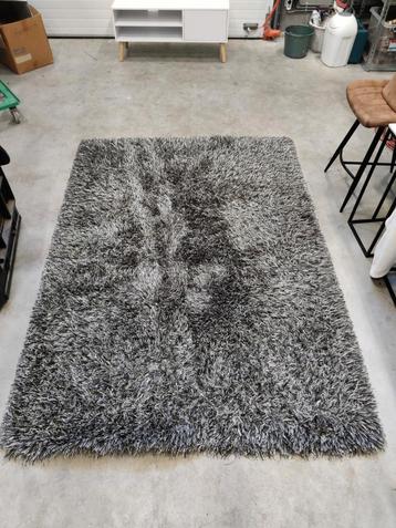 Tapijt hoogpolig 160 x 230 beschikbaar voor biedingen