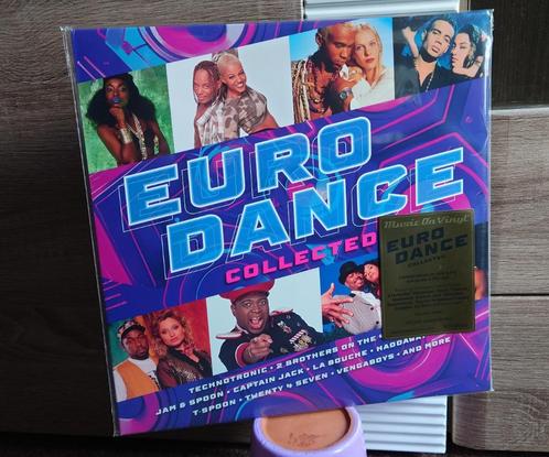 Eurodance Collected (2x LP Limited Edition Pink & Purple), Cd's en Dvd's, Vinyl | Dance en House, Nieuw in verpakking, Verzenden