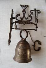 Grote kloosterbel met klepel en gevleugelde engel in brons, Ophalen of Verzenden, Brons