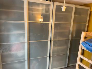 Très belle armoire PAX d'Ikea