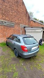 Ik verkoop mijn auto in goede staat. Hij is geschikt voor ee, Auto's, Euro 5, Handgeschakeld, Particulier, Zilver of Grijs