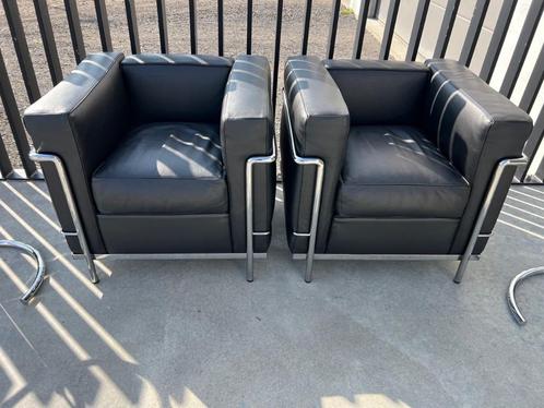 CASSINA LC2 1-ZIT, Huis en Inrichting, Zetels | Zetels, Zo goed als nieuw, Eenpersoons, Leer, Metaal, Verzenden