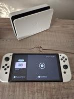 Nintendo switch oled met dock, Games en Spelcomputers, Ophalen of Verzenden, Zo goed als nieuw, Switch OLED