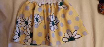 gele rok met grote bloemen maat 128 beschikbaar voor biedingen