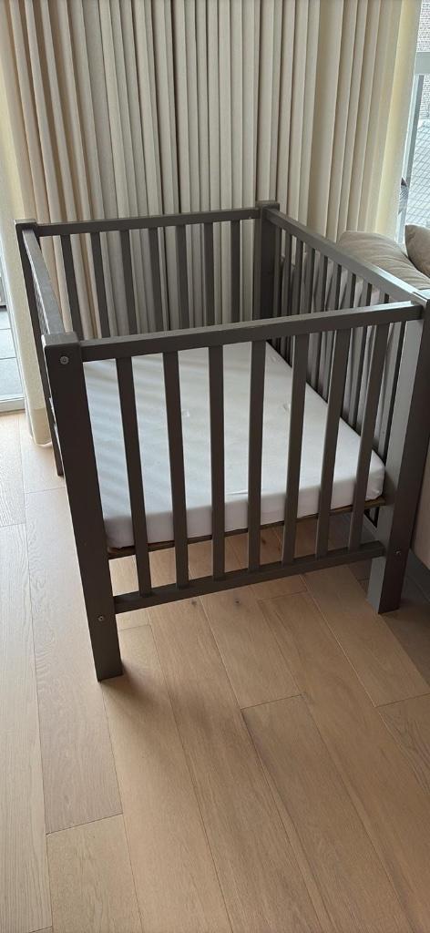 Park baby in grijs/taupe met matras en hoes, Kinderen en Baby's, Babyparken, Gebruikt, Rechthoekig, In hoogte verstelbaar, Ophalen