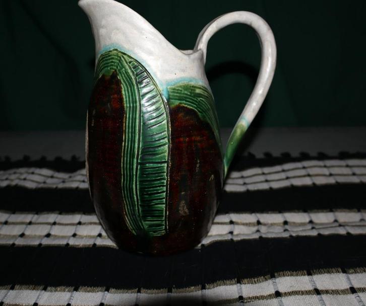 Hand gemaakt en geschilderd kunstkeramiek kannetje, Antiek en Kunst, Antiek | Keramiek en Aardewerk, Ophalen of Verzenden