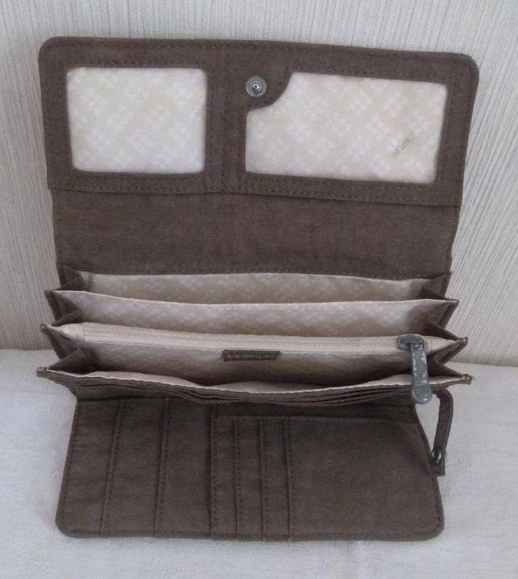 Kipling extra grote bruine portemonnee, Handtassen en Accessoires, Portemonnees, Gebruikt, Overige merken, Bruin, Ophalen of Verzenden