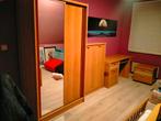 kinderkamer met kleerkast, schappenkast, bureau, bureaustoel, Ophalen, Gebruikt, Jongetje of Meisje