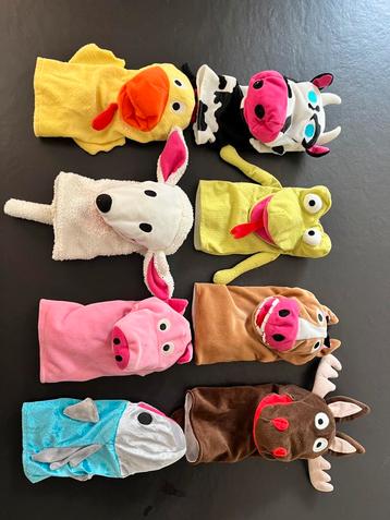 Set handpoppen voor poppenkast beschikbaar voor biedingen