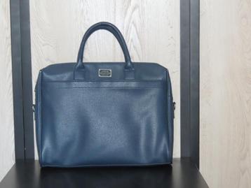 lederen laptoptas beschikbaar voor biedingen