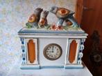 Vintage klok met twee bijzetten (porcelein), Antiek en Kunst, Ophalen