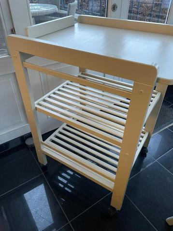 verzorgtafel af te halen beschikbaar voor biedingen