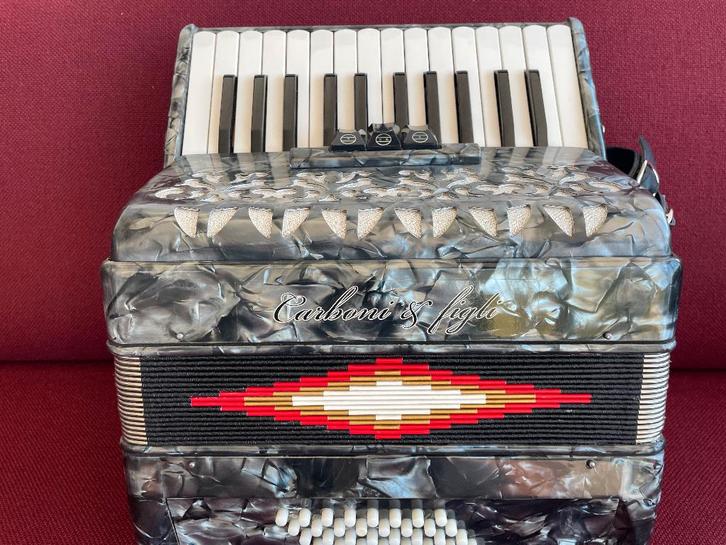 Z.g.a.n. Carboni Y Figli accordeon . 48 bas ., Muziek en Instrumenten, Accordeons, Zo goed als nieuw, Toetsaccordeon, 48-bas, Met koffer