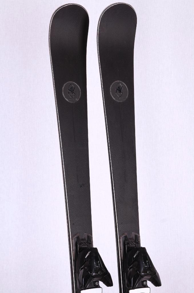 170 skis AK SKI BLACK, élasthanne, titane, noyau en bois, Sports & Fitness, Ski & Ski de fond, Utilisé, Skis, Salomon, Carving