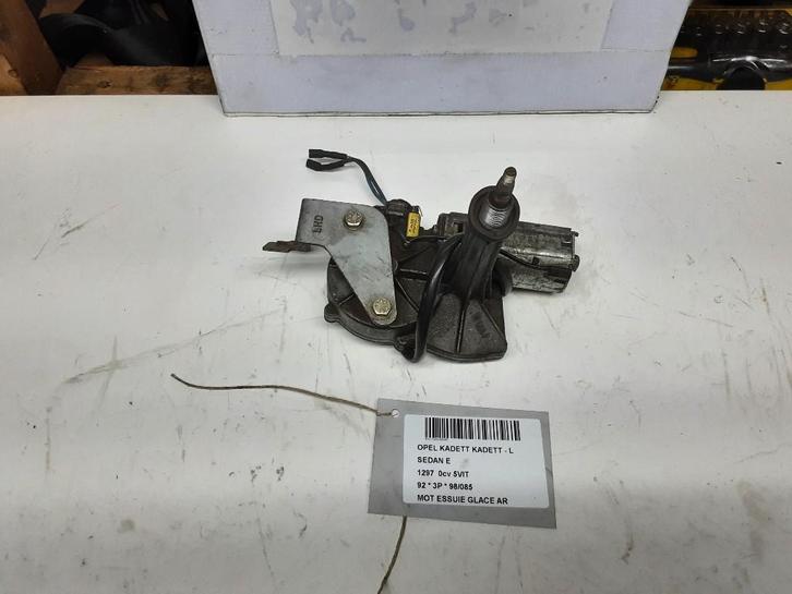 MOTEUR ESSUIE-GLACE ARRIÈRE Kadett E (39 / 49) (90242020), Autos : Pièces & Accessoires, Vitres & Accessoires, Opel, Utilisé