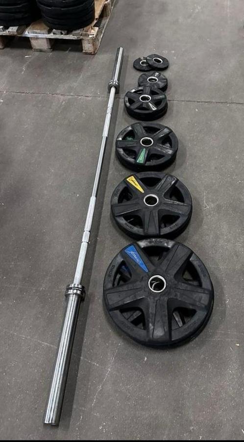 107,5kg Olympische Rubberen Lifemaxx Gewichten + Barbell, Sport en Fitness, Fitnessmaterialen, Gebruikt, Halterschijven, Ophalen