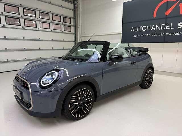 MINI Cooper S Cabrio Mini Cooper S Cabrio Favoured, Auto's, Mini, Bedrijf, Cooper, ABS, Airbags, Airconditioning, Bluetooth, Boordcomputer