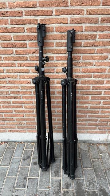 2 Lichtstatief Hilec beschikbaar voor biedingen